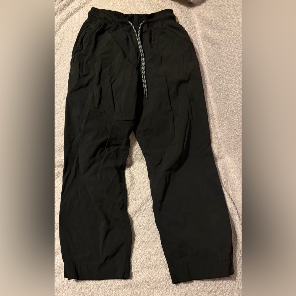 Women’s size 2 Athleta Cropped Parachute Pants